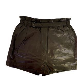 Women's Soft Genuine Leather black shorts | Size 6